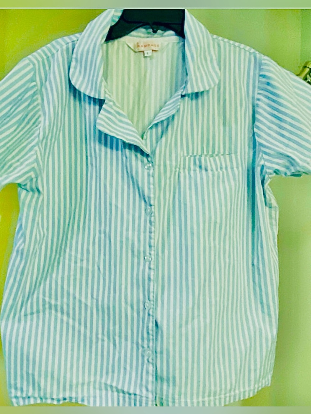 Rampage Light Blue & White Striped Short Sleeve Shirt. 100% Cotton. Size Large